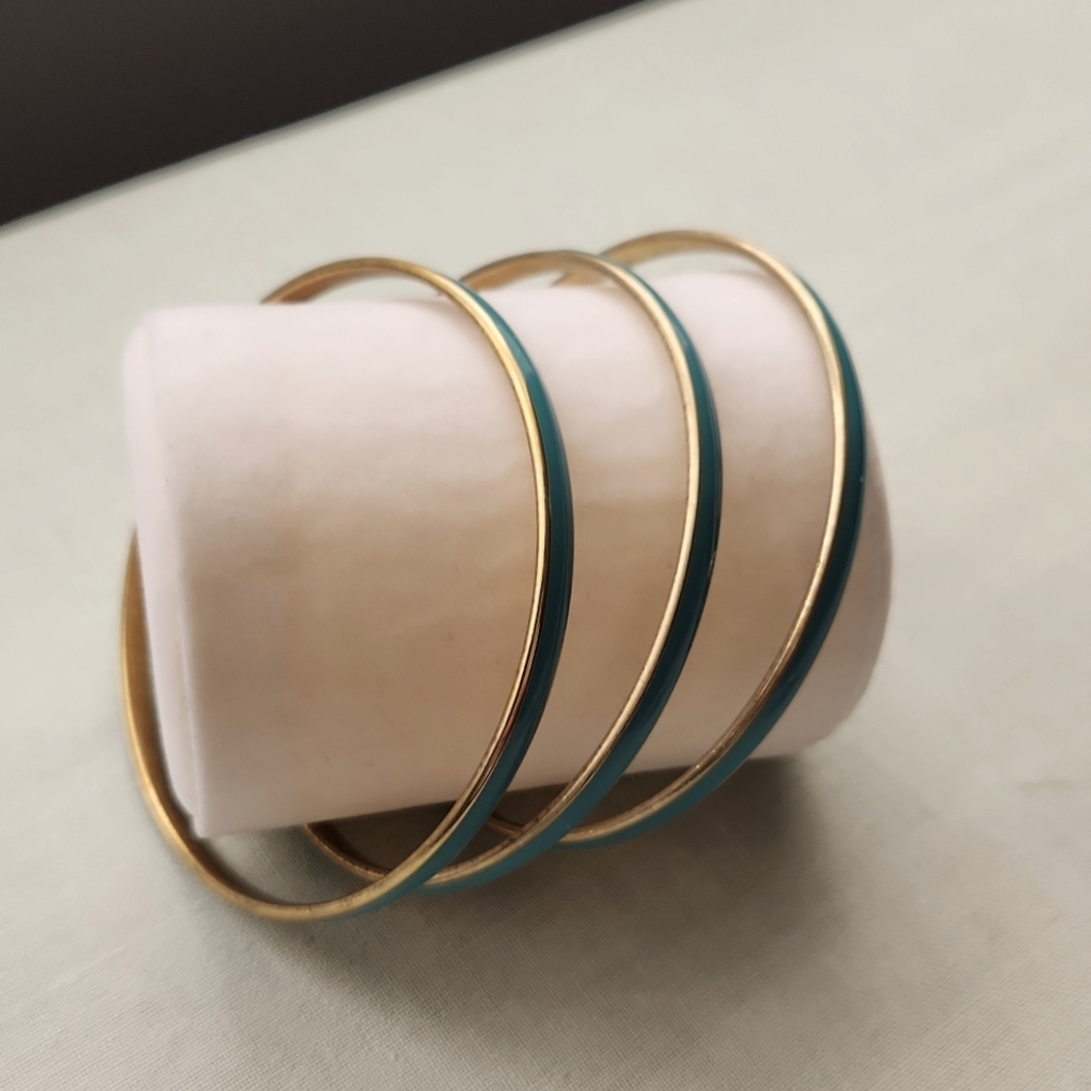 Turquoise set of bracelets